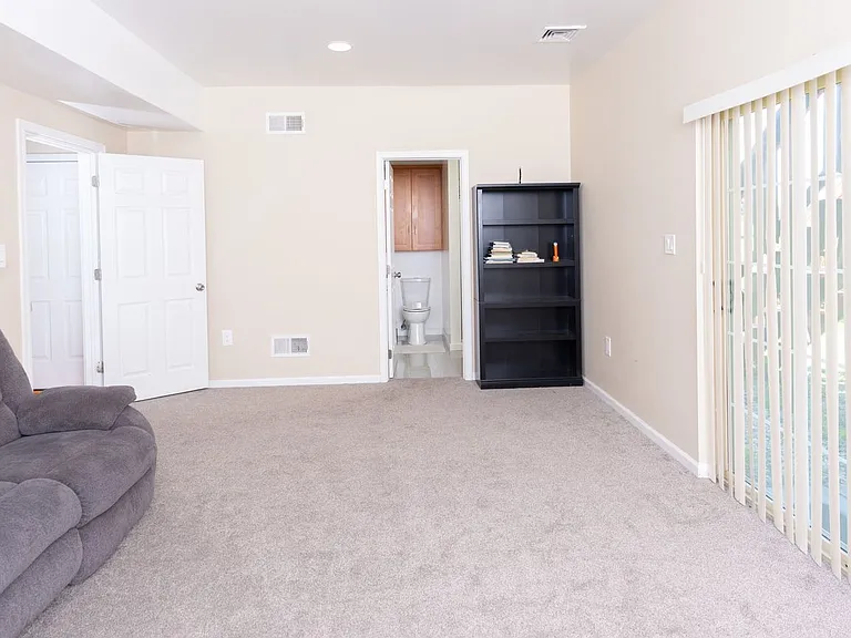 2072 Sheaffer Rd — Photo 65