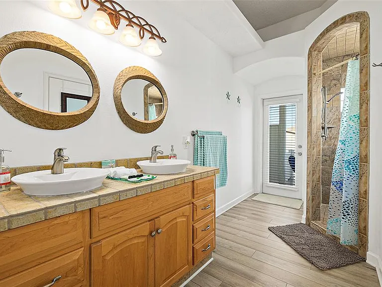 42 Moody Dr — Photo 21
