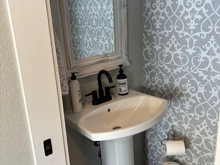 8409 Penny Ln — Photo 11