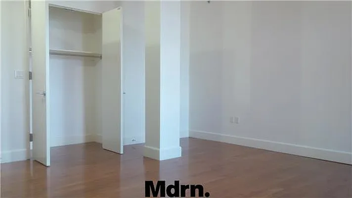 Rented by Mdrn Residential | media 76