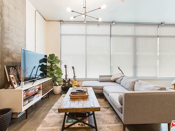 4th image of 1100 S Hope St APT 1313
