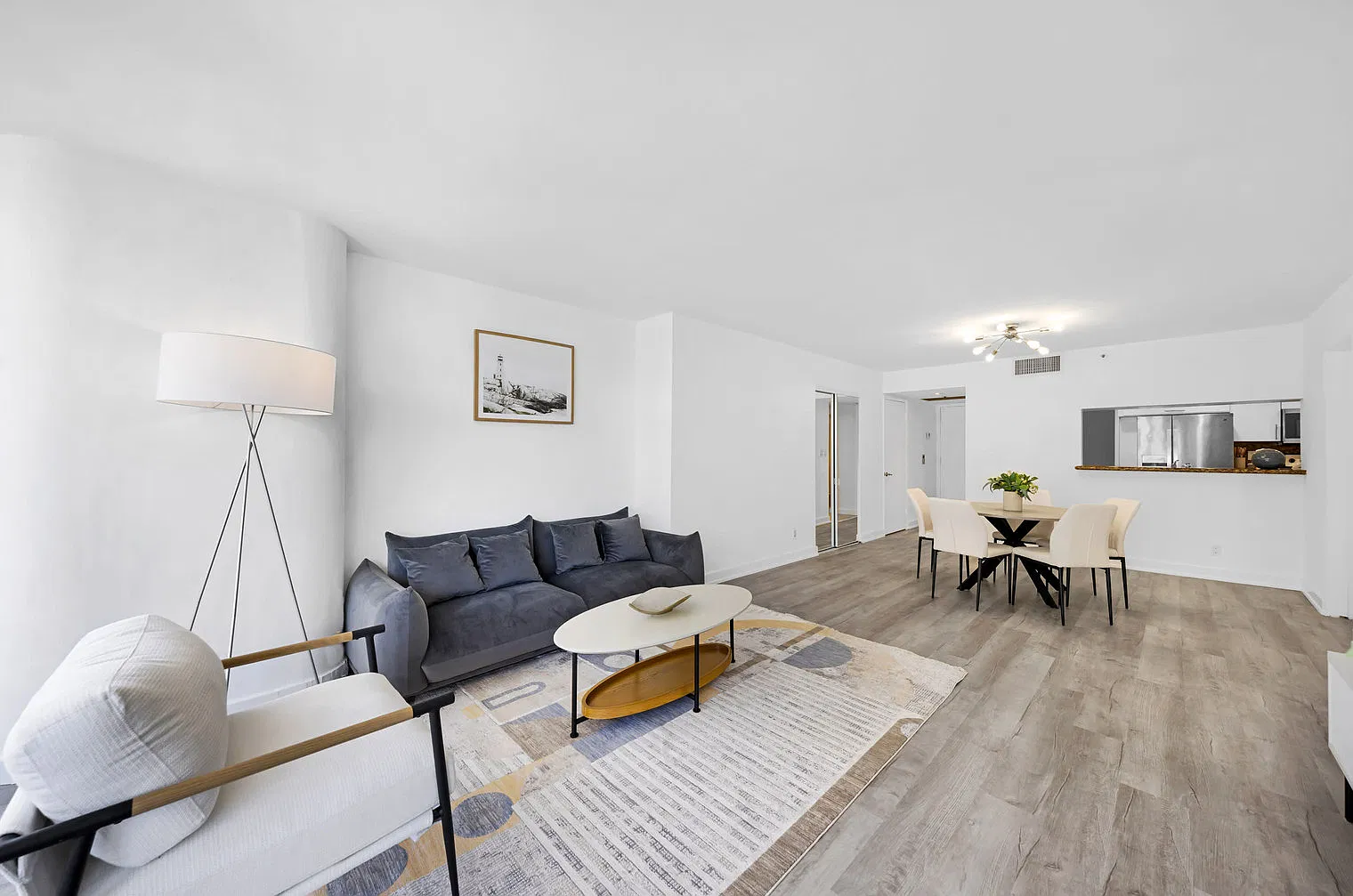 2 bed, 1.0 bath, 1130 sqft, $6,977 — Photo 2