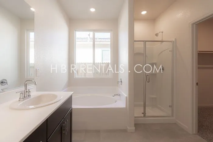 1912 Medford Ave — Photo 20