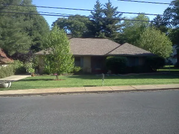 119 E Embert Pl, Peoria, IL 61603