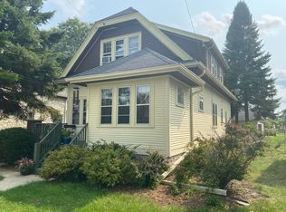 509-511 W Chestnut St, Port Washington, WI 53074