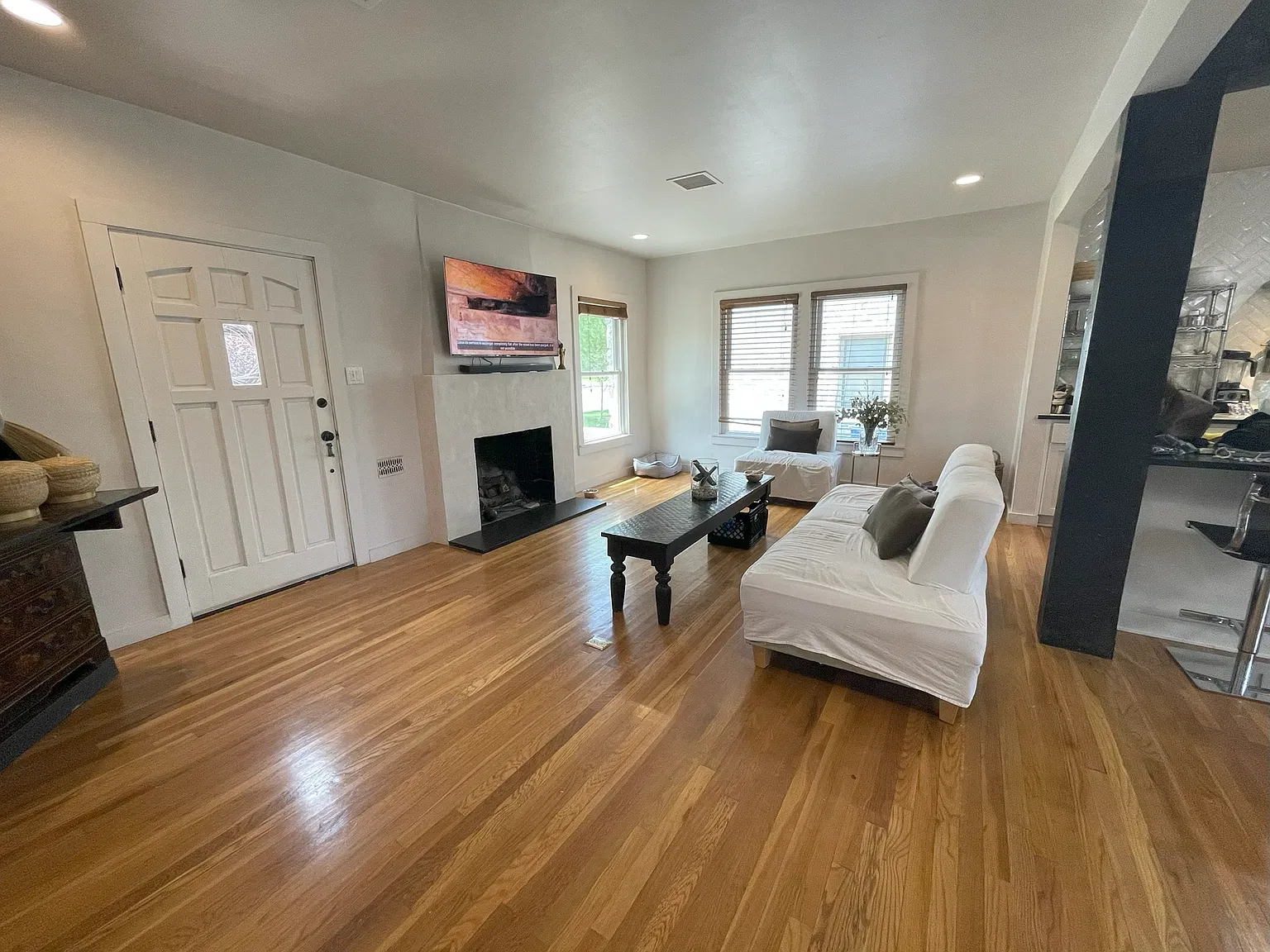 4 bed, 2450 sqft, $3,150 — Photo 3