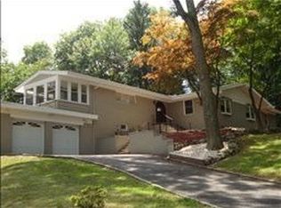 485 Summit Rd, Mountainside, NJ 07092