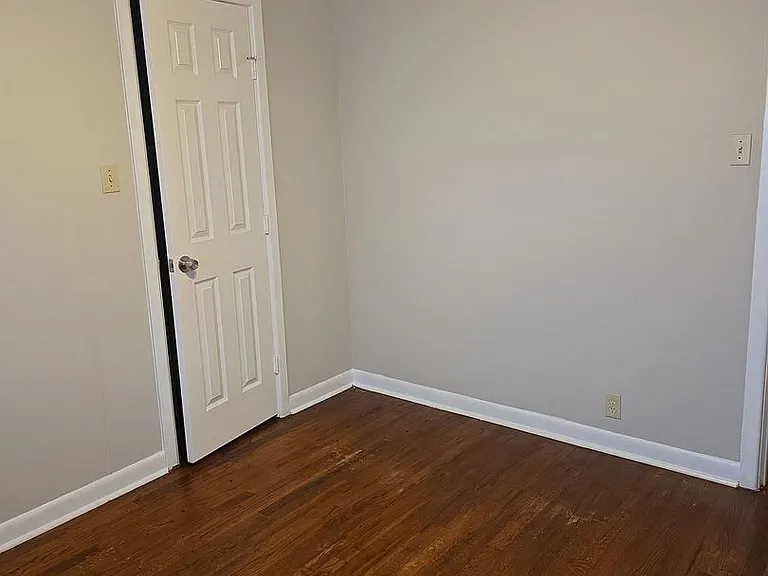 1811 W College St — Photo 12