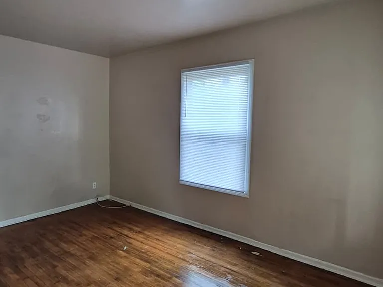 3834 N Port Washington Rd — Photo 4