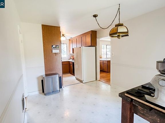 5th image of 322 Los Cerritos Dr