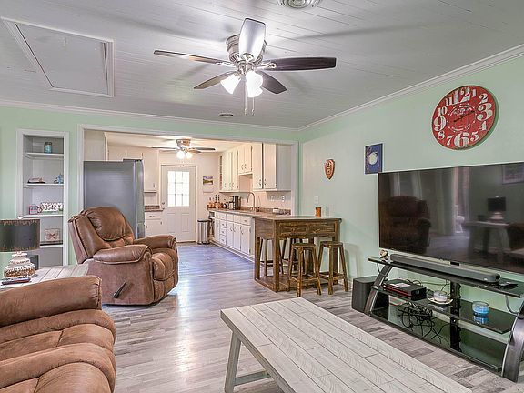 5th image of 1803 Texas St