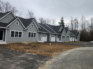 30 Four Seasons Dr #30, Hampstead, NH 03841