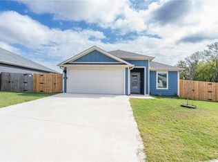 2001 N Fleetwood Ln, Siloam Springs, AR 72761
