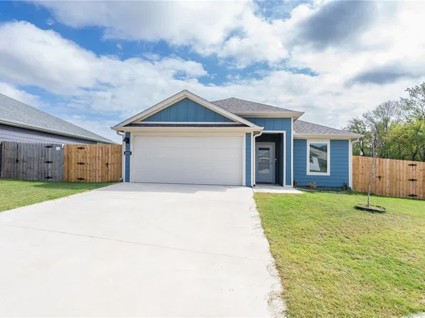 2001 N Fleetwood Ln, Siloam Springs, AR 72761