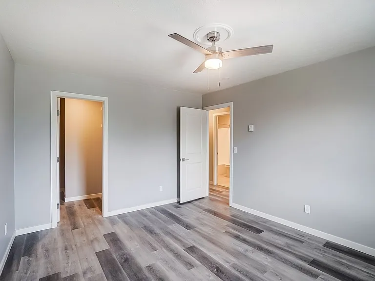 Chardon Place Apartments and Townhomes — Photo 21