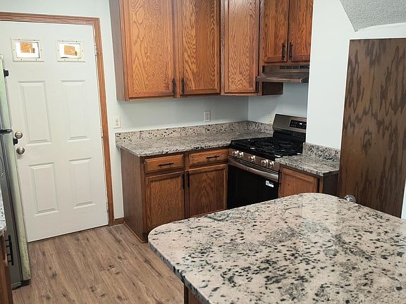 5th image of 926 Wilson Ave