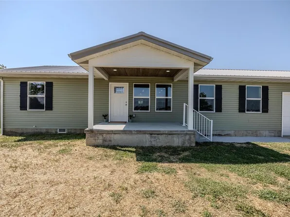 20022 Ostrich Ln, Lebanon, MO 65536