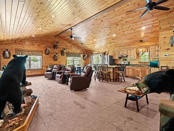 2nd image of 884 Oak Ridge Rd