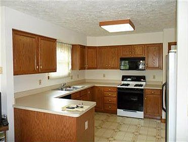 2nd image of 1443 Pippen Cir