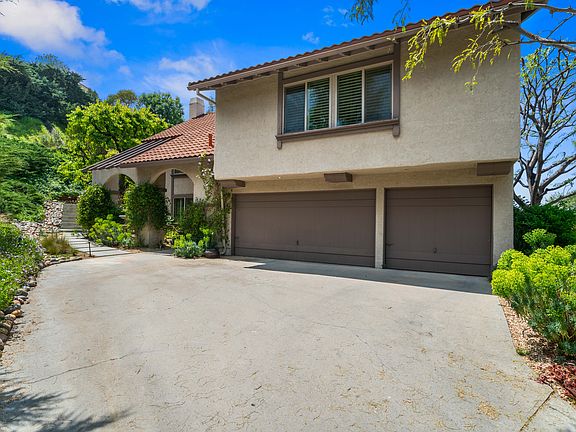 3rd image of 4481 Deanwood Dr