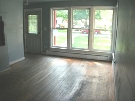 4th image of 842 Lange St
