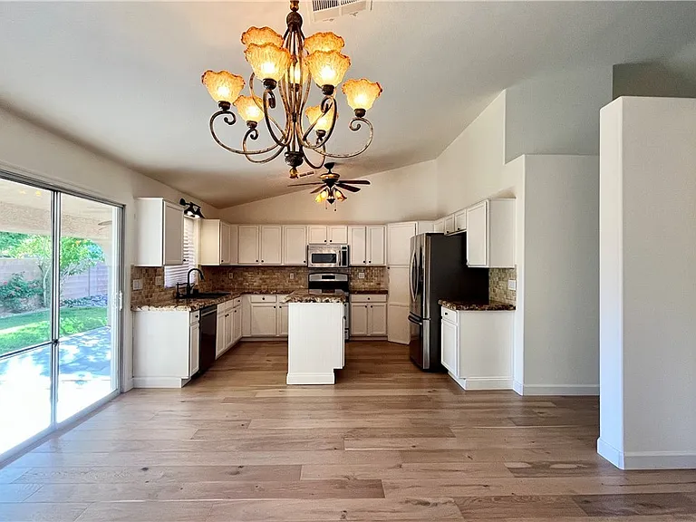 685 Pansy Pl — Photo 6