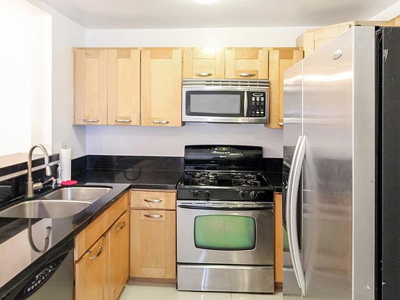 3rd image of 120 S Mentor Ave Unit 101
