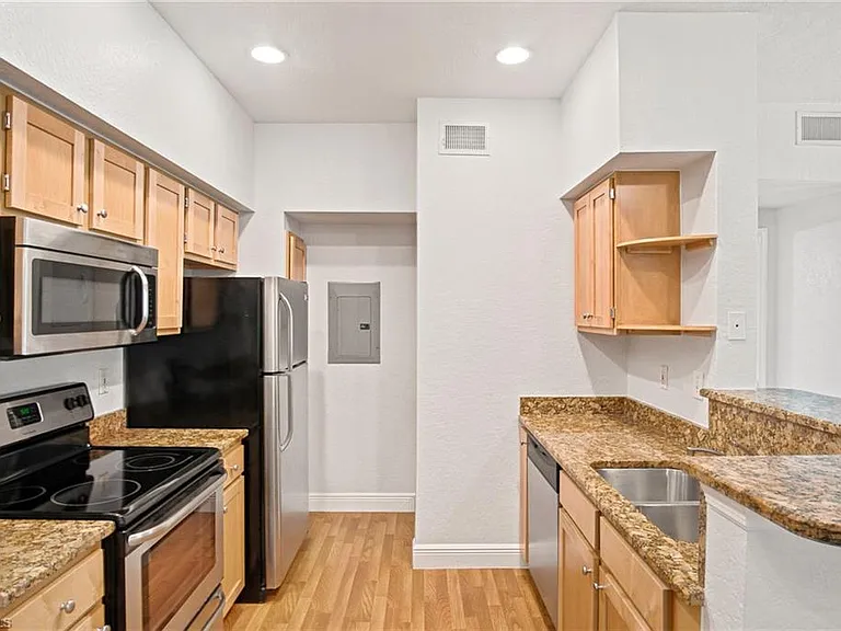 23560 Walden Center Dr #207 — Photo 12