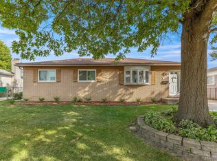 33448 Balmoral St, Westland, MI 48185