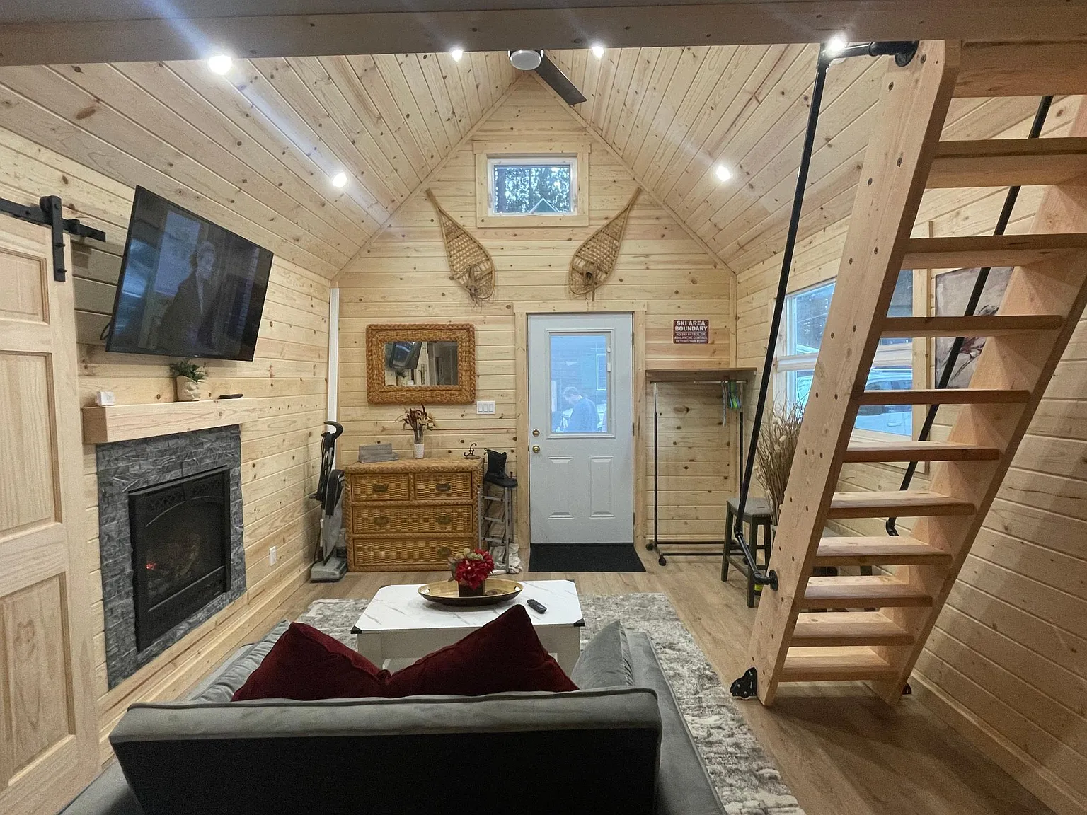 1 bed, 500 sqft, $2,300 — Photo 3