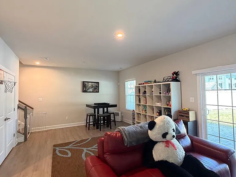 10802 Foxtrot Cir — Photo 23