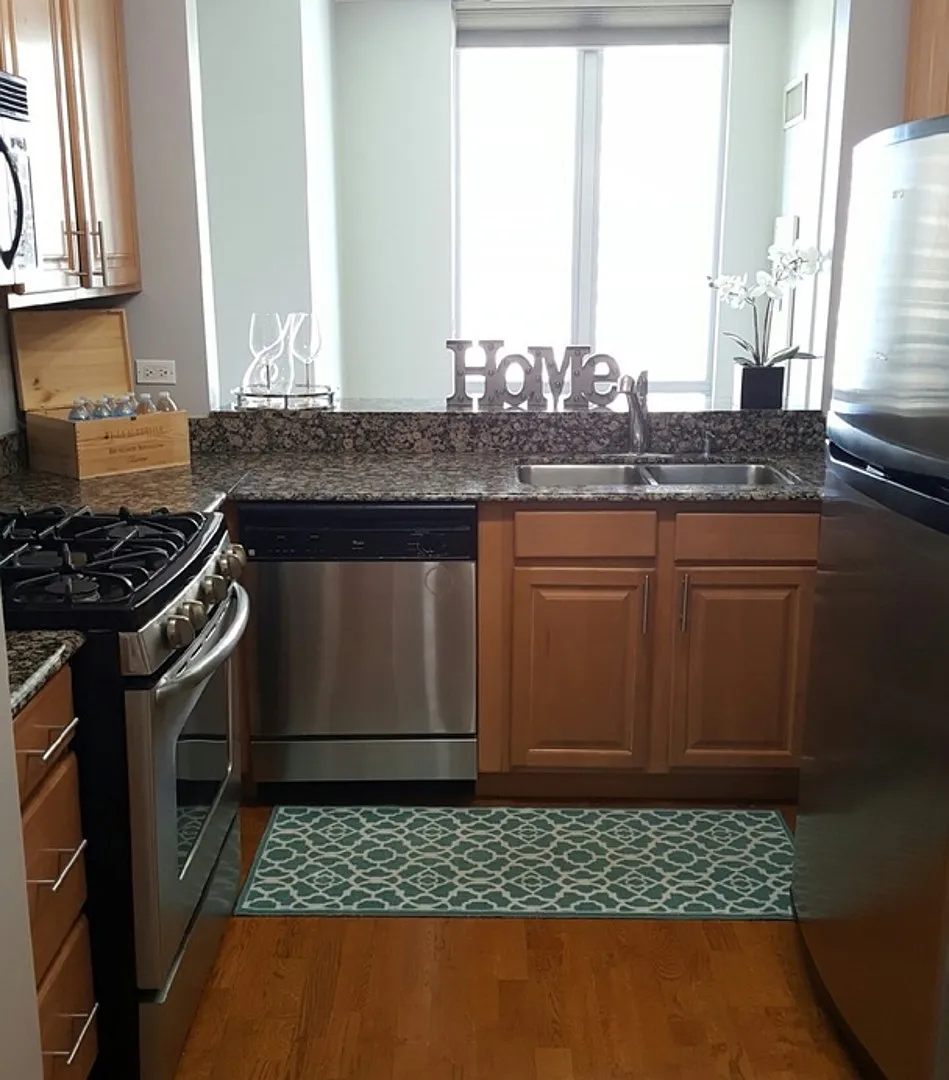 2 bed, 1324 sqft, $3,550 — Photo 4