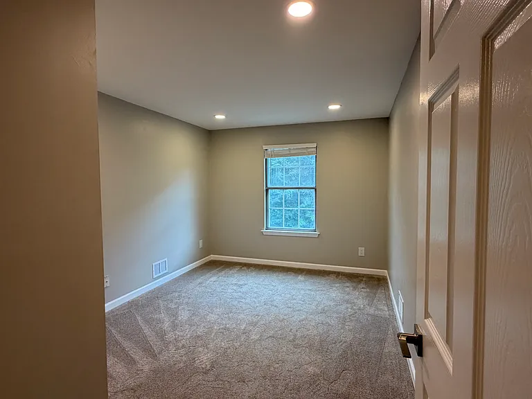602 Lilac Ln #602 — Photo 6