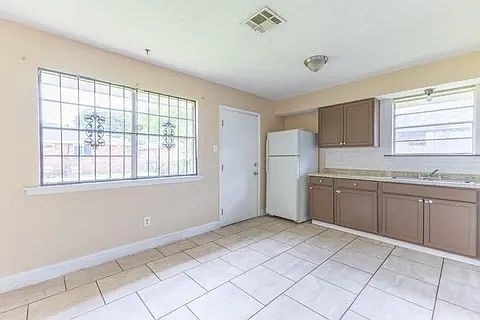 4th image of 8023 Arcadia Ln