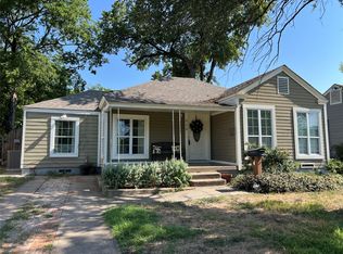 914 Oak St, Grand Prairie, TX 75050
