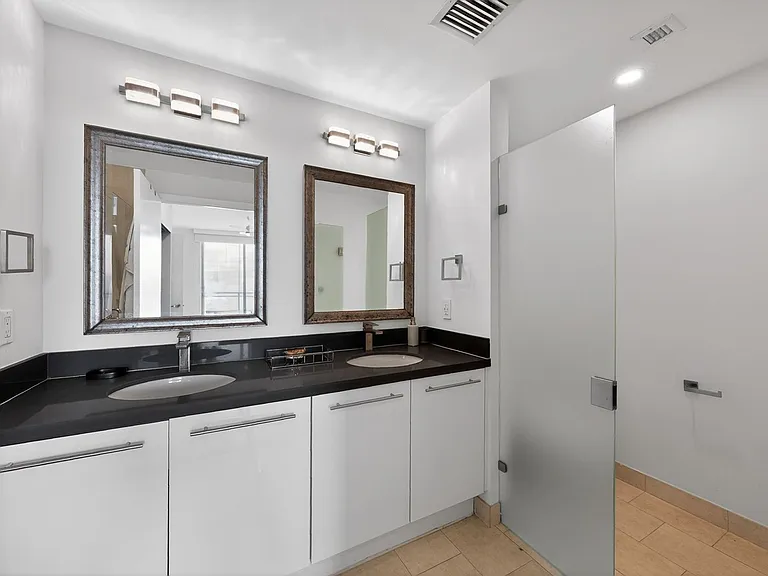 90 SW 3rd St #2709 — Photo 12