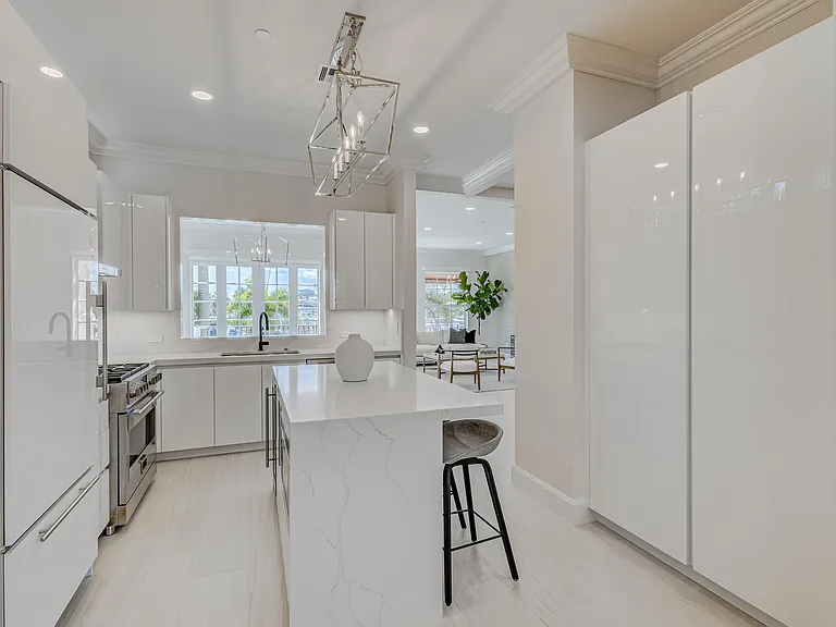27 Marina Gardens Dr — Photo 35