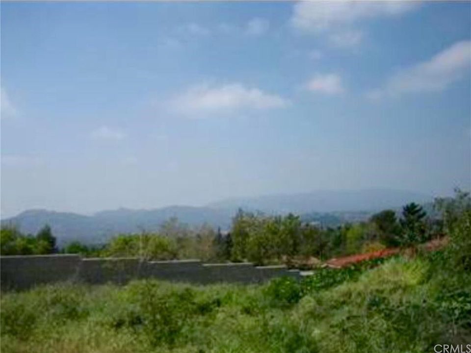 1st image of 465 E Loma Alta Dr