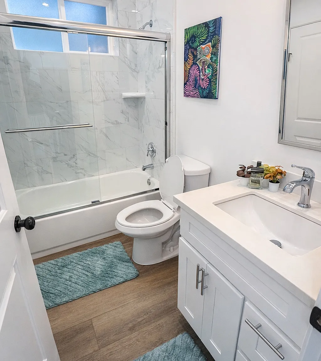 5702 Vanalden Ave — Photo 2