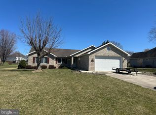 7141 Fairway Dr S, Fayetteville, PA 17222