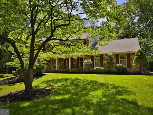 1979 Terwood Rd, Huntingdon Valley, PA 19006