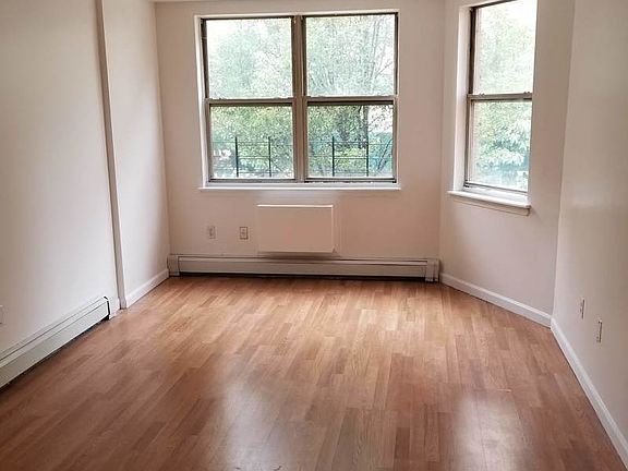 2nd image of 1272 Grant Ave #2