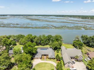 1702 Riverside Dr, Beaufort, SC 29902