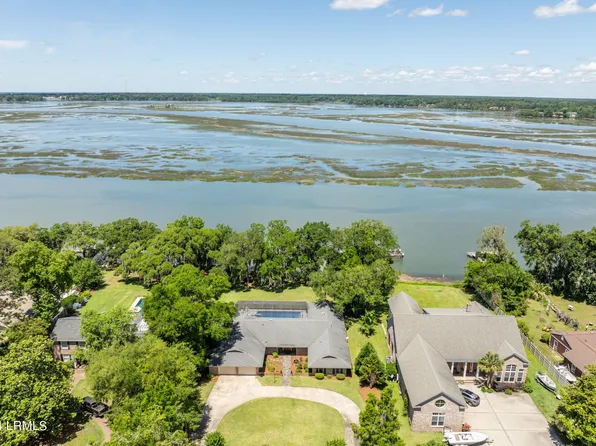 1702 Riverside Drive, Beaufort, SC 29902