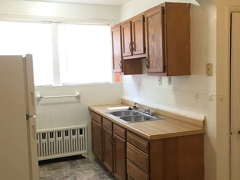 Buckingham Apartments, LLC — Photo 3