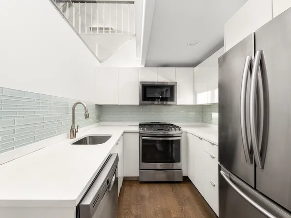 240 East 67th Street image 10 of 10