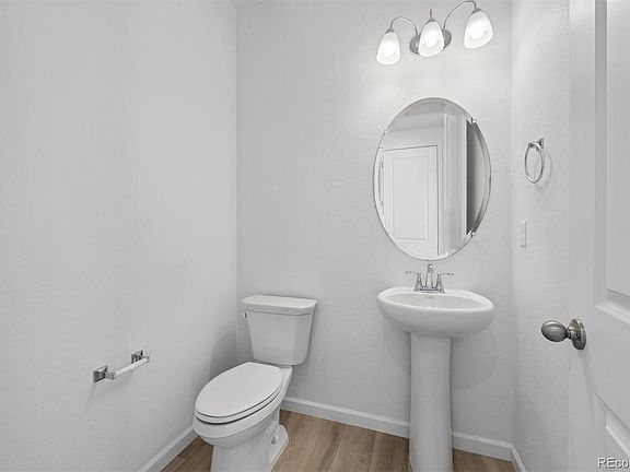 4th image of 313 Spruce Street