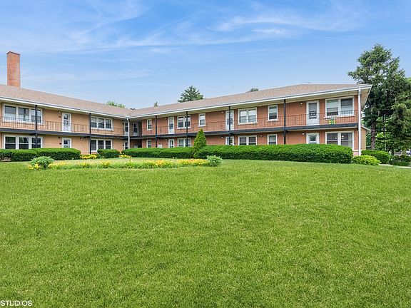 2nd image of 7268 W Thorndale Ave APT 8A