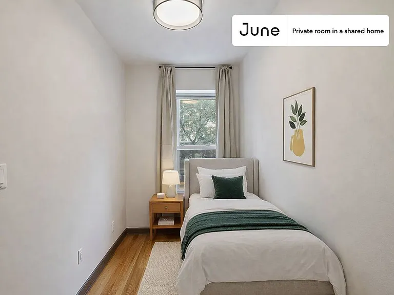 1521 York Ave #C — Photo 1