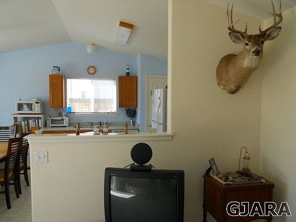 4th image of 1386 Powell St